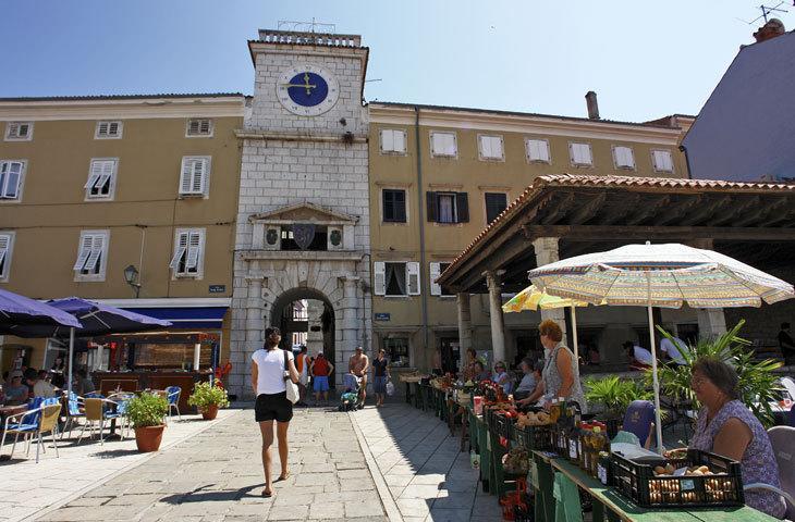 Apartmani Luiza Cres Exterior photo